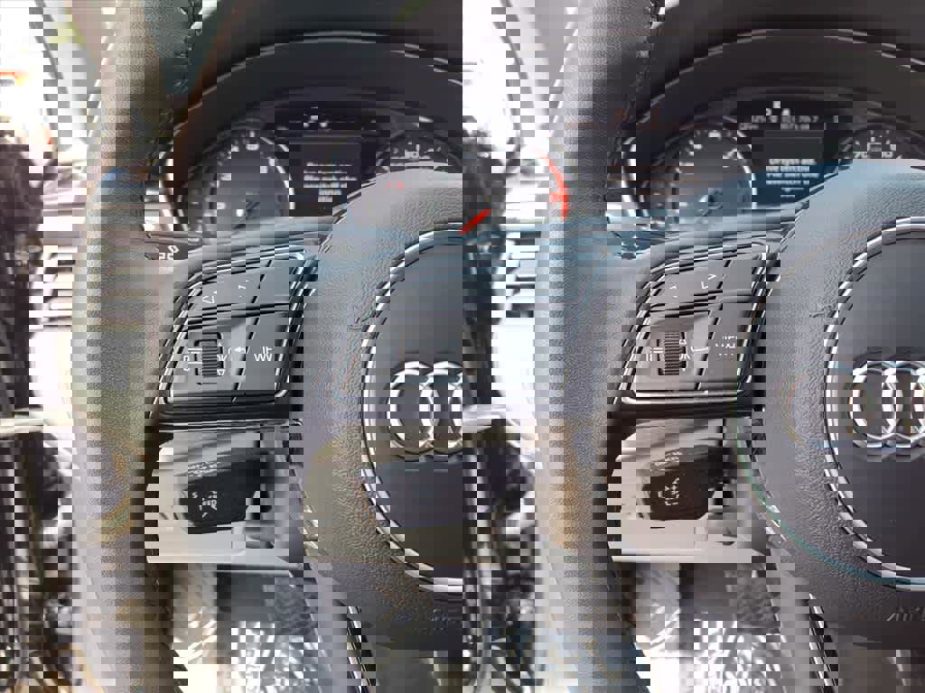 Used 2021 Audi A4 2.0T Premium w/ Convenience Package image 10