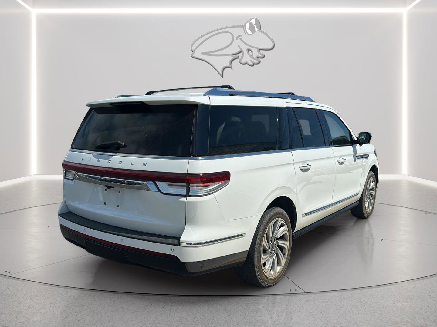 Used 2022 Lincoln Navigator L Reserve AWD/4WD image 5