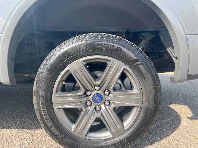 Used 2020 Ford F150 XLT w/ Equipment Group 302A Luxury AWD/4WD image 28