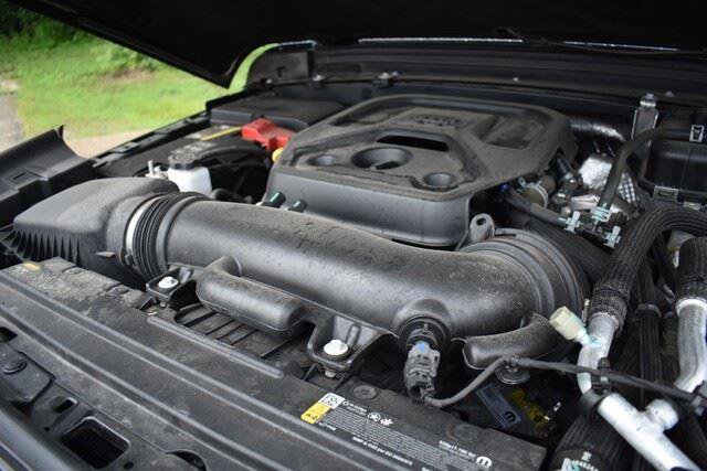 Used 2025 Jeep Wrangler Sahara 4xe AWD/4WD image 39