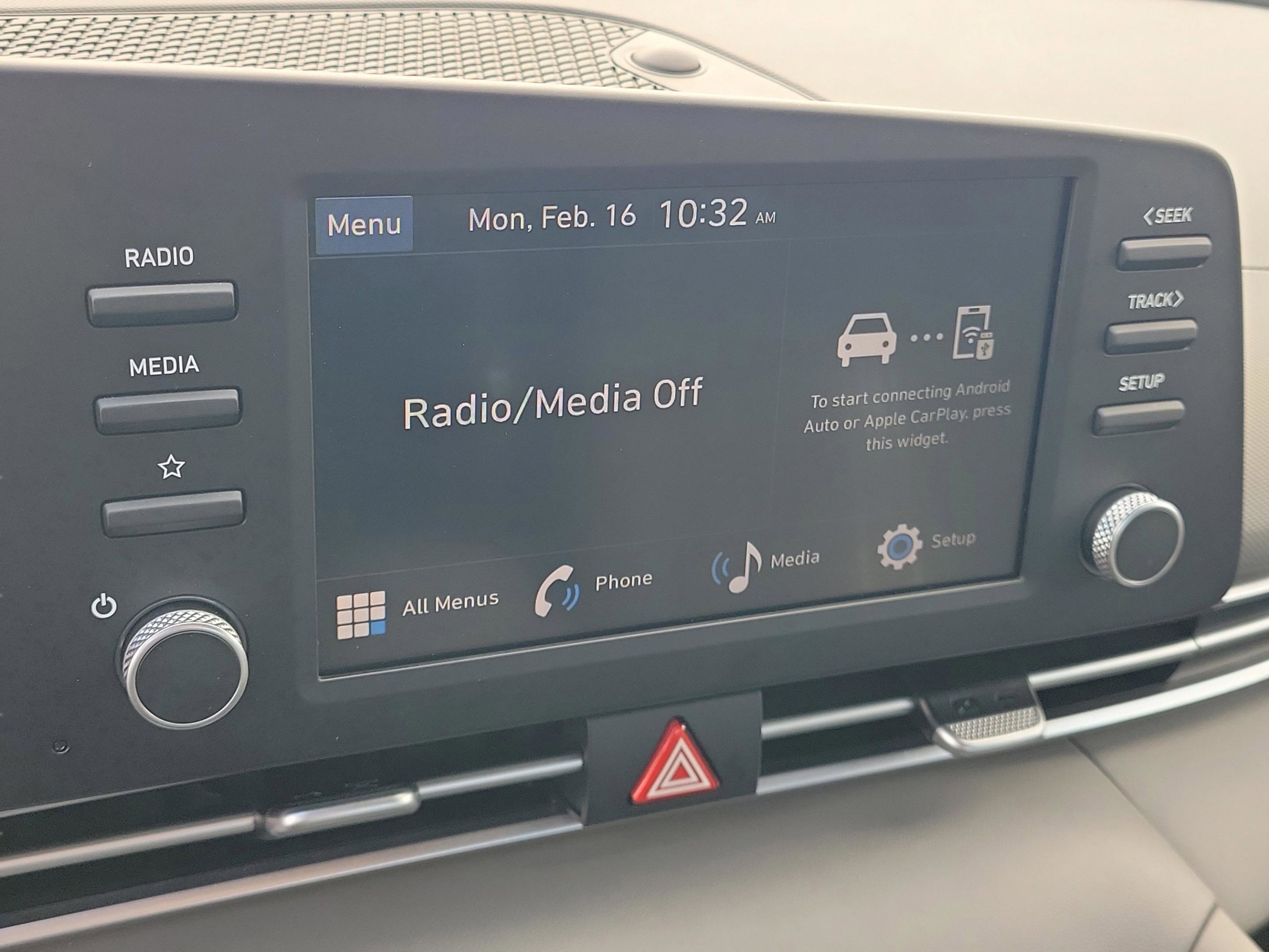 Certified 2025 Hyundai Elantra Sport image 26