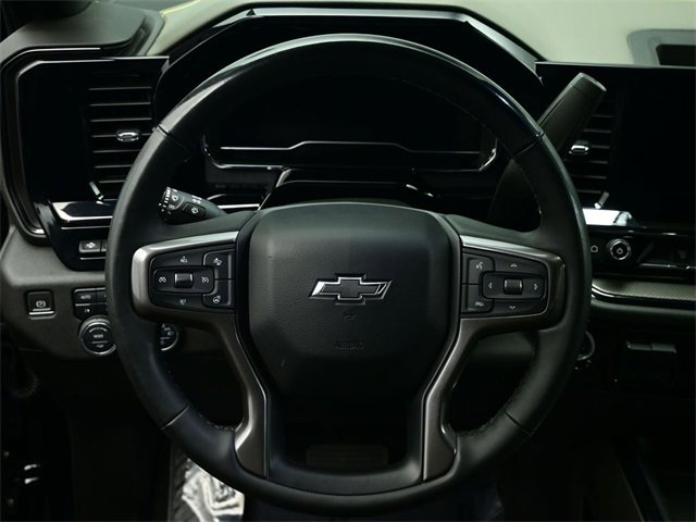 Used 2024 Chevrolet Silverado 2500 ZR2 w/ Technology Package image 3