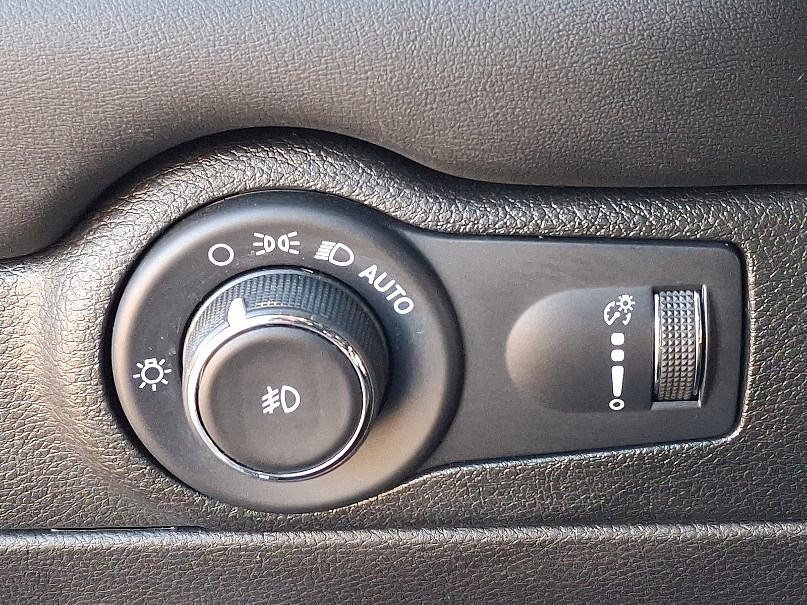 Used 2023 Dodge Durango Citadel image 26