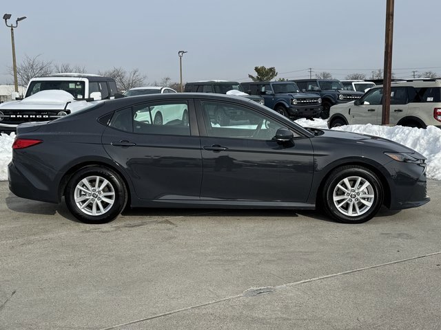 Used 2025 Toyota Camry LE image 6
