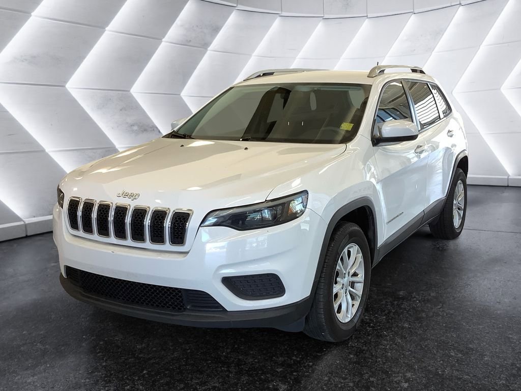 Used 2020 Jeep Cherokee Latitude AWD/4WD image 3
