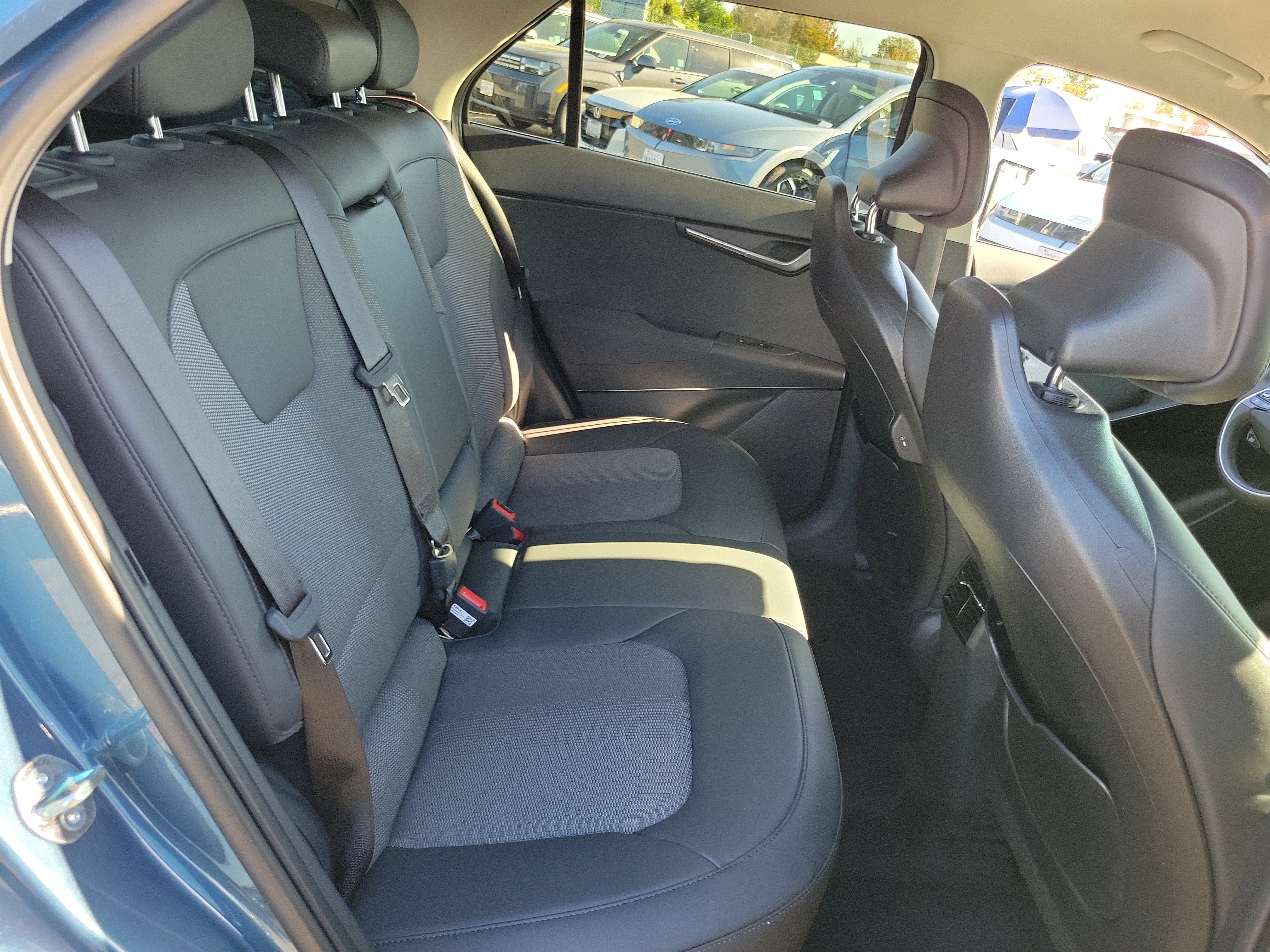 Used 2025 Kia Niro Wind w/ Wind Preserve Package FWD image 23