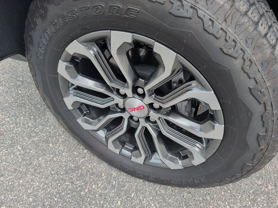 Used 2026 GMC Canyon Denali AWD/4WD image 7