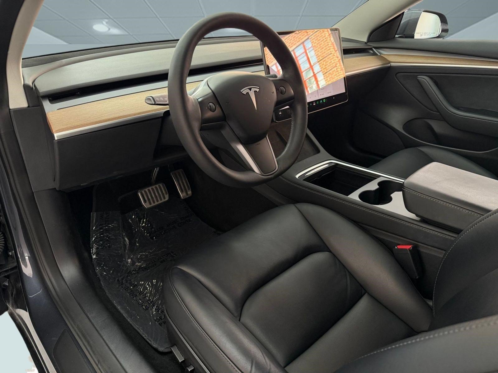 Used 2022 Tesla Model 3 Long Range AWD/4WD image 4
