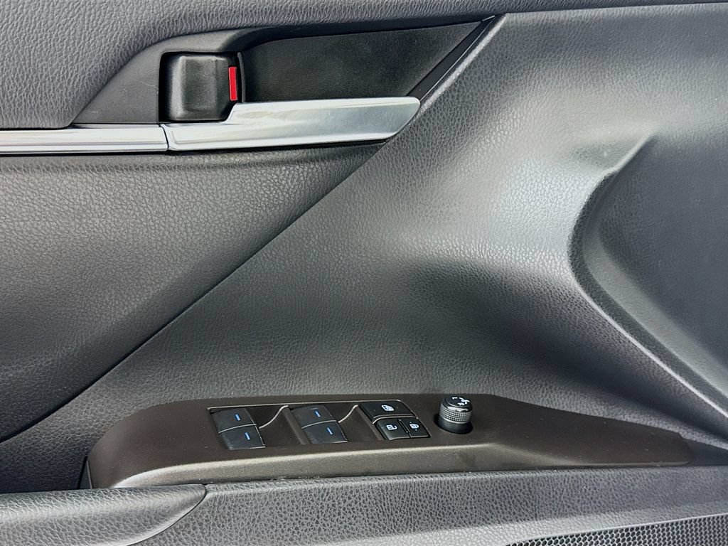 Used 2024 Toyota Camry SE FWD image 18