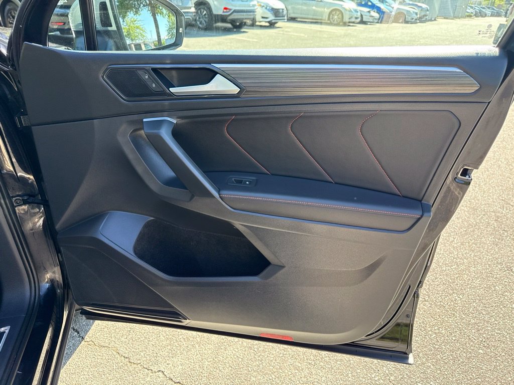Used 2024 Volkswagen Tiguan SE FWD image 32