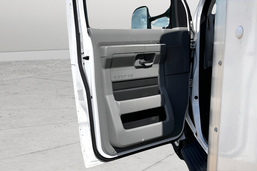 New 2024 Ford E-450 and Econoline 450 Super Duty w/ Power Windows & Locks Group RWD image 10