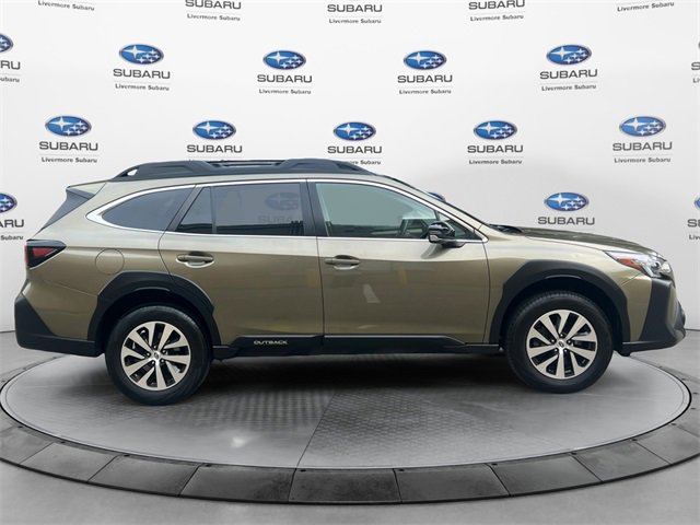 Used 2023 Subaru Outback Premium image 3