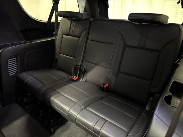 Certified 2023 Chevrolet Suburban RST w/ Luxury Package AWD/4WD image 15