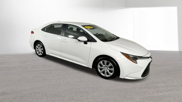 Used 2024 Toyota Corolla LE FWD image 2