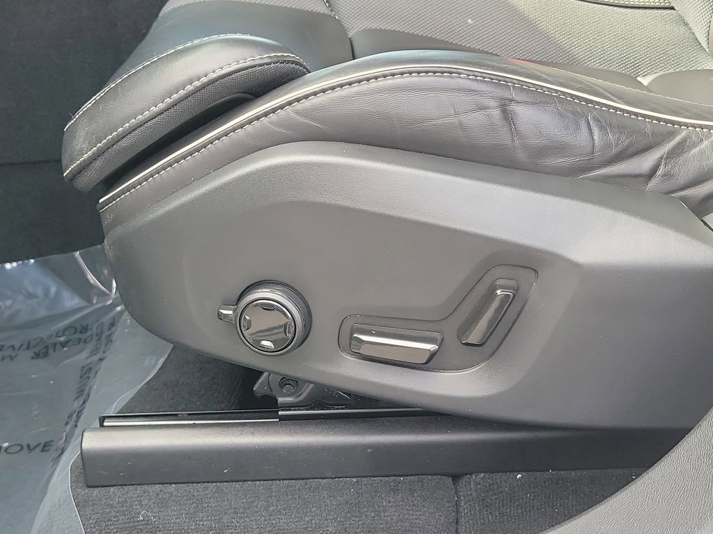 Used 2020 Volvo XC60 T5 R-Design w/ Protection Package Premier image 19