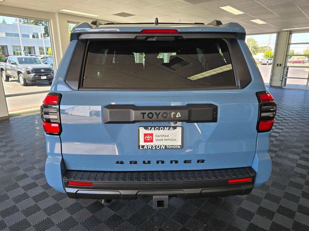 Certified 2025 Toyota 4Runner SR5 AWD/4WD image 4