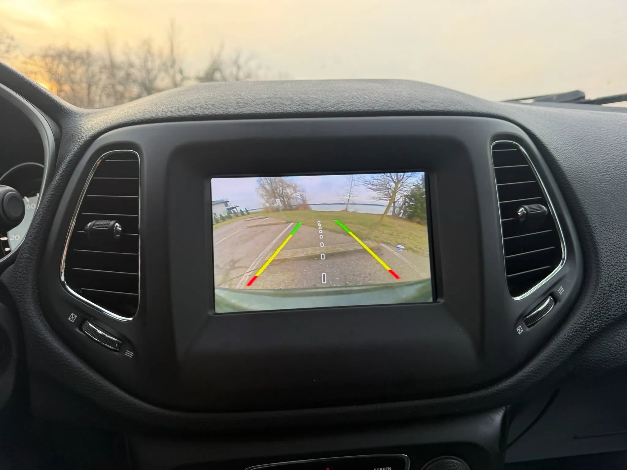 Used 2018 Jeep Compass Latitude w/ Popular Equipment Group image 18