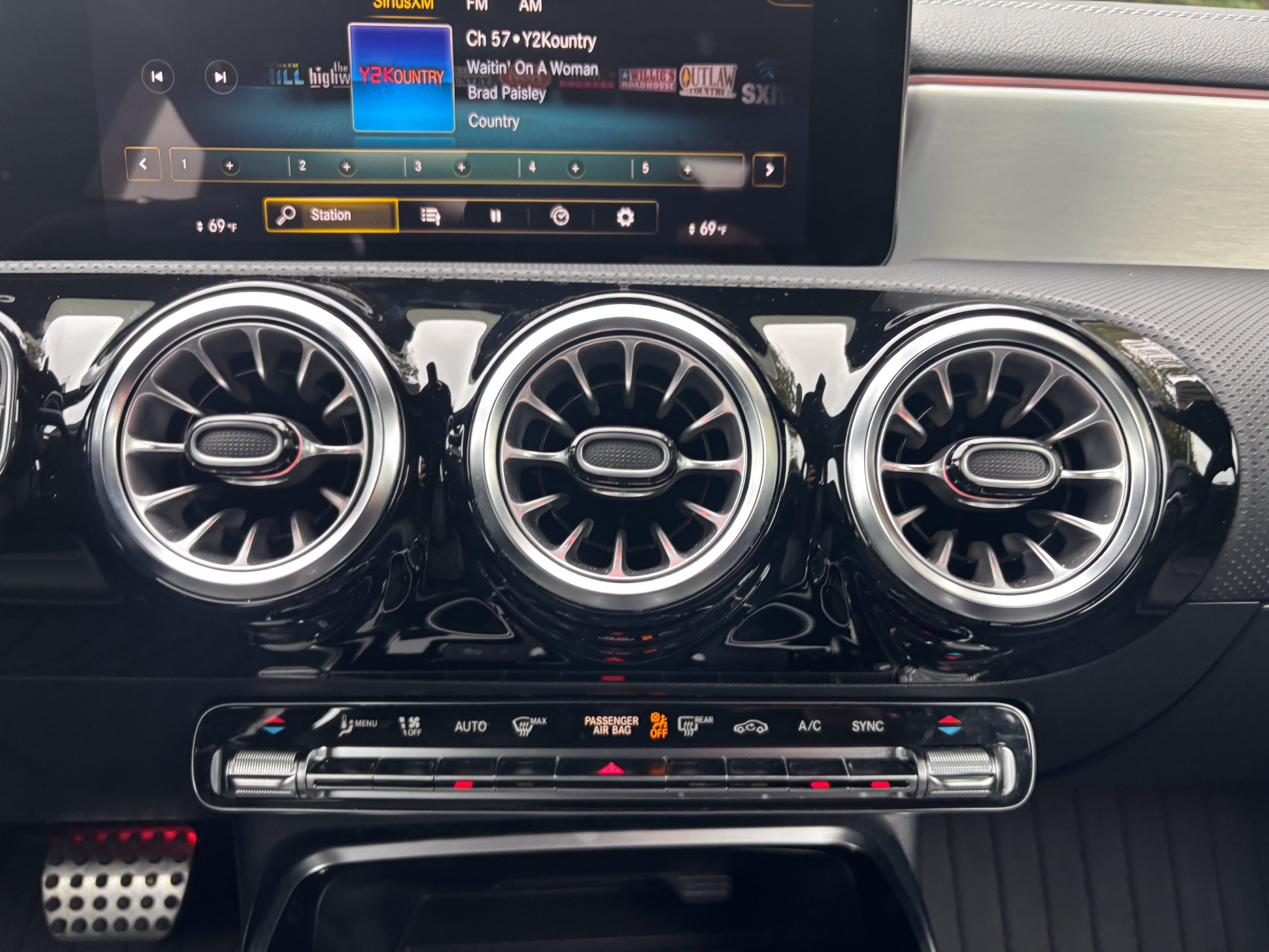 Certified 2023 Mercedes-Benz CLA 35 AMG 4MATIC image 29