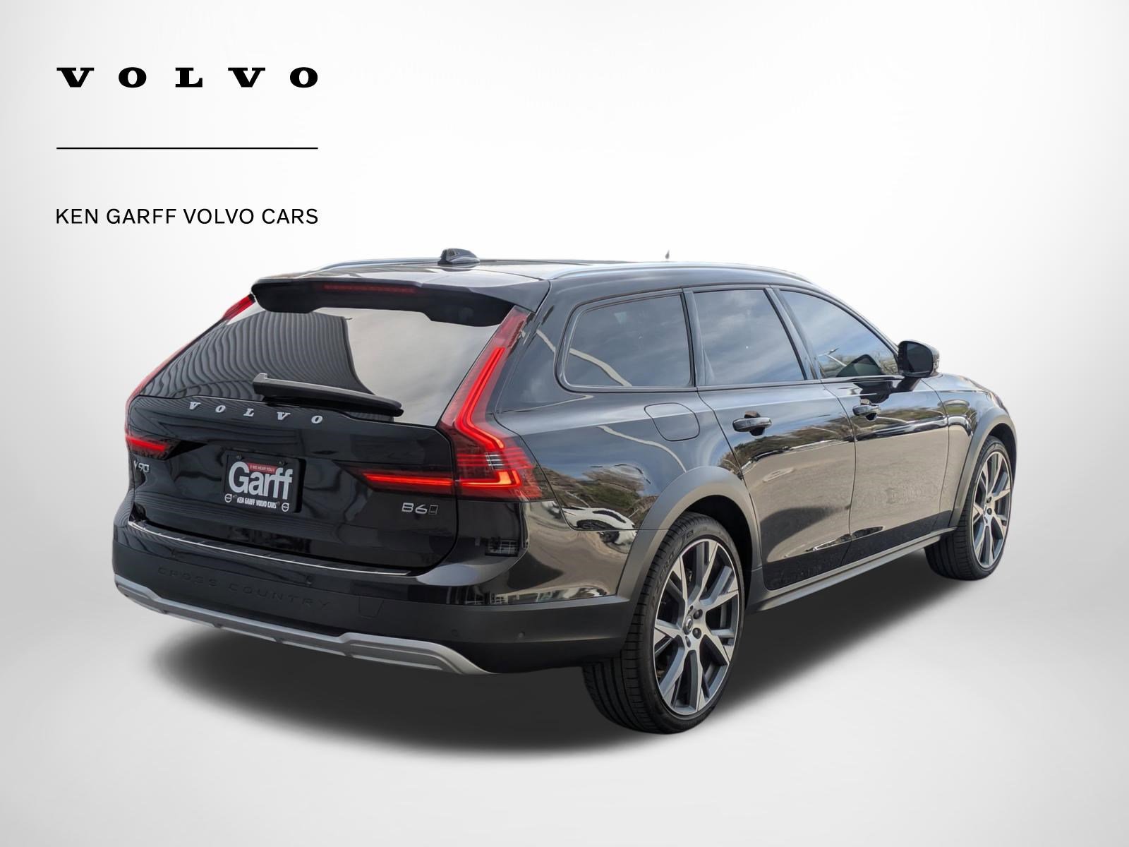 Used 2025 Volvo V90 B6 Cross Country Ultra AWD/4WD image 3