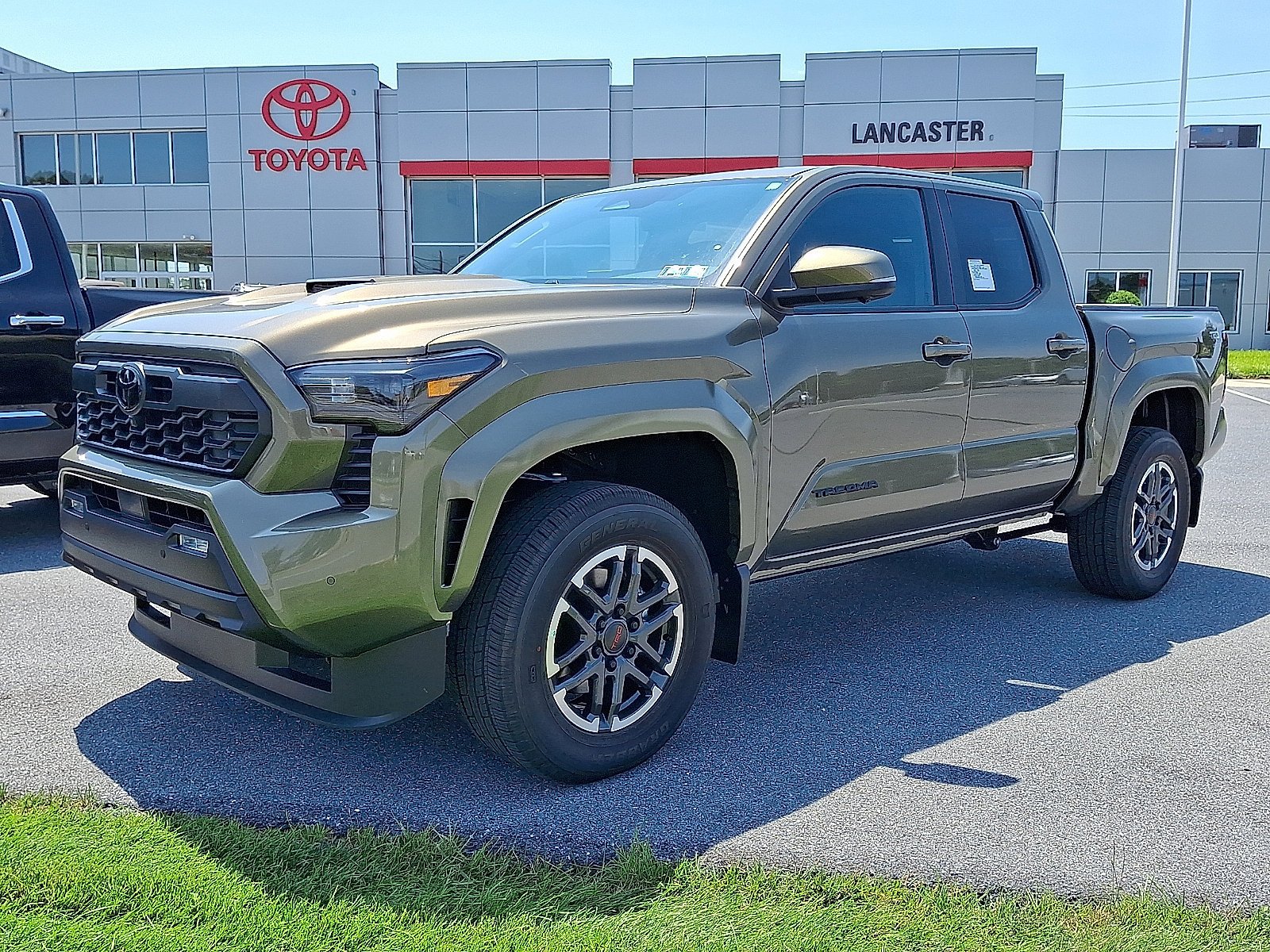 New 2026 Toyota Tacoma TRD Sport w/ TRD Sport Premium Package AWD/4WD image 3