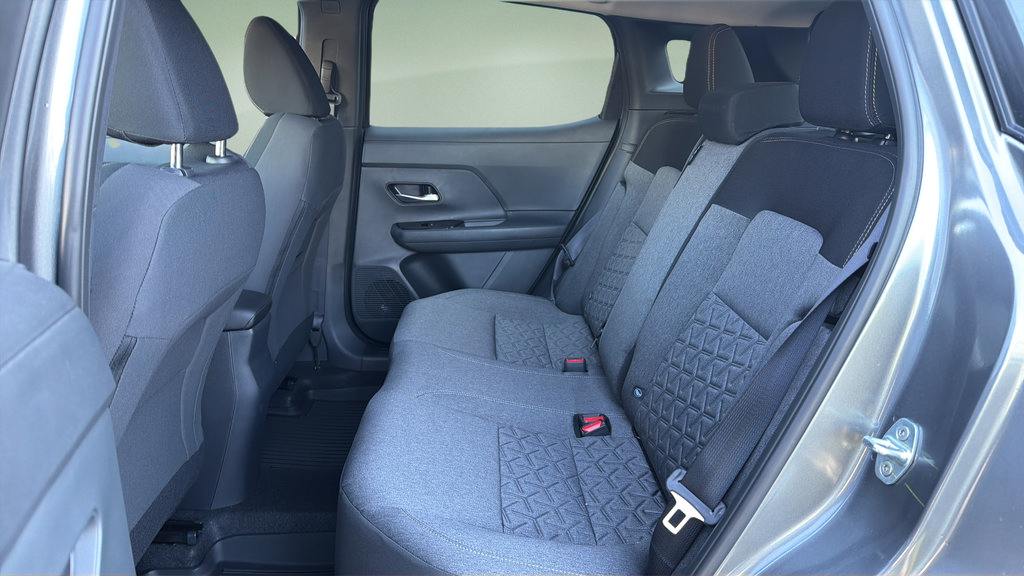 New 2026 Nissan Kicks SV w/ Cold Weather Package FWD image 14