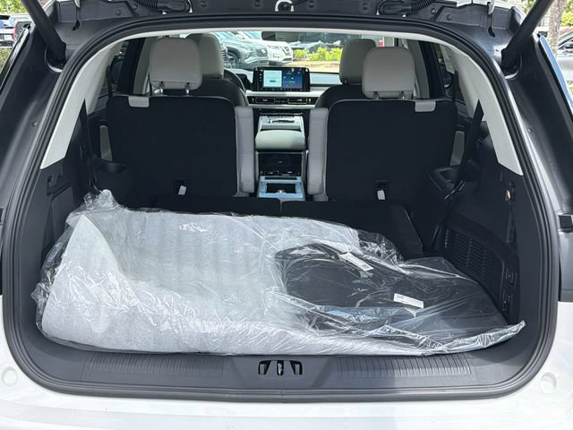 New 2026 Lincoln Aviator Reserve w/ Luxury Package AWD/4WD image 18