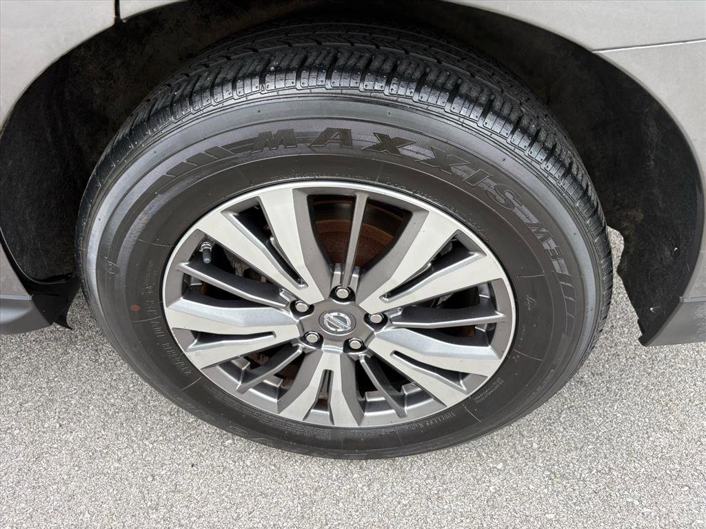 Used 2018 Nissan Pathfinder SV image 42