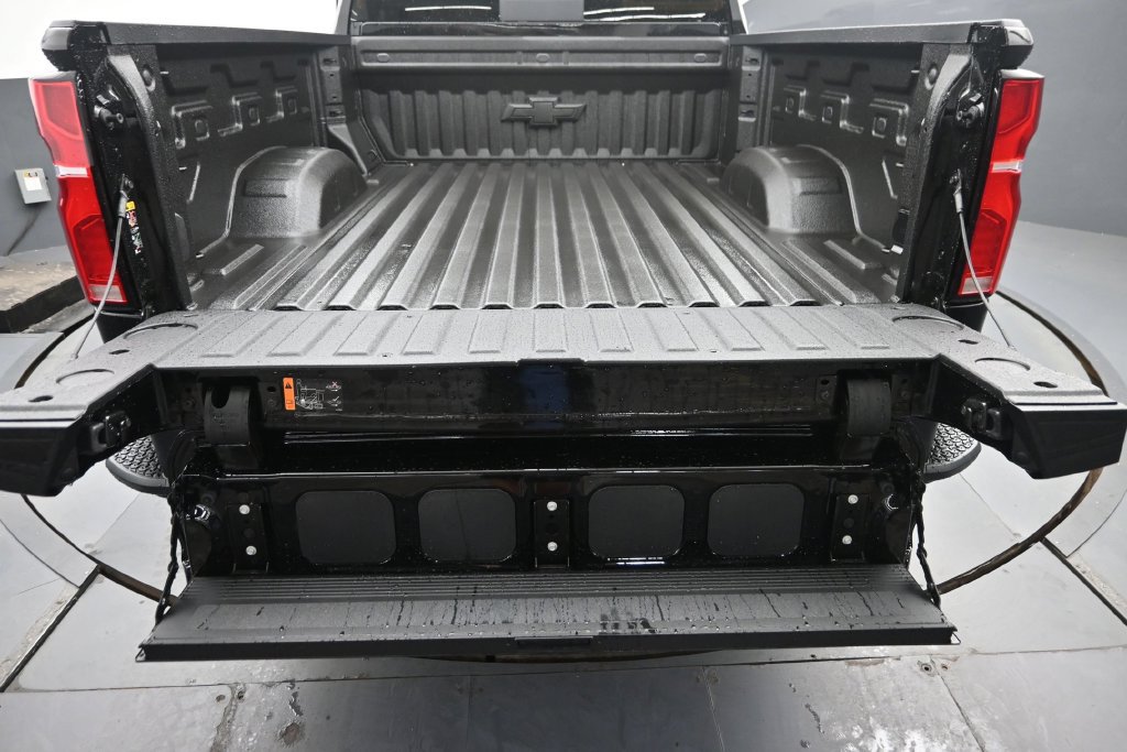 New 2026 Chevrolet Silverado 2500 ZR2 AWD/4WD image 11
