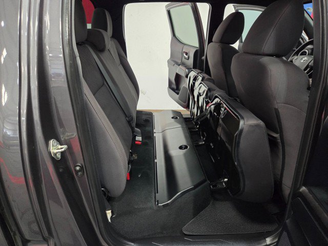 Used 2016 Toyota Tacoma TRD Sport image 74