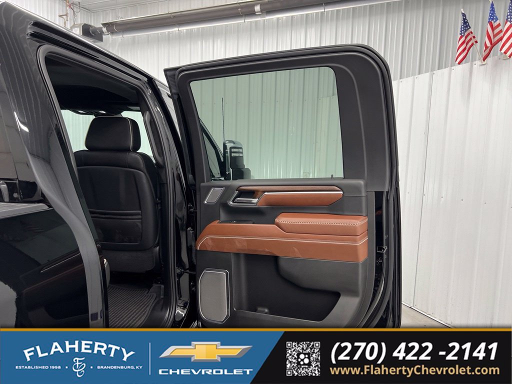 Used 2025 GMC Sierra 2500 Denali Ultimate w/ Max Trailering Package AWD/4WD image 12