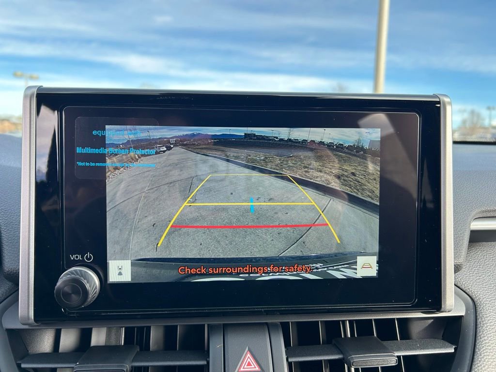 Used 2025 Toyota RAV4 SE image 16