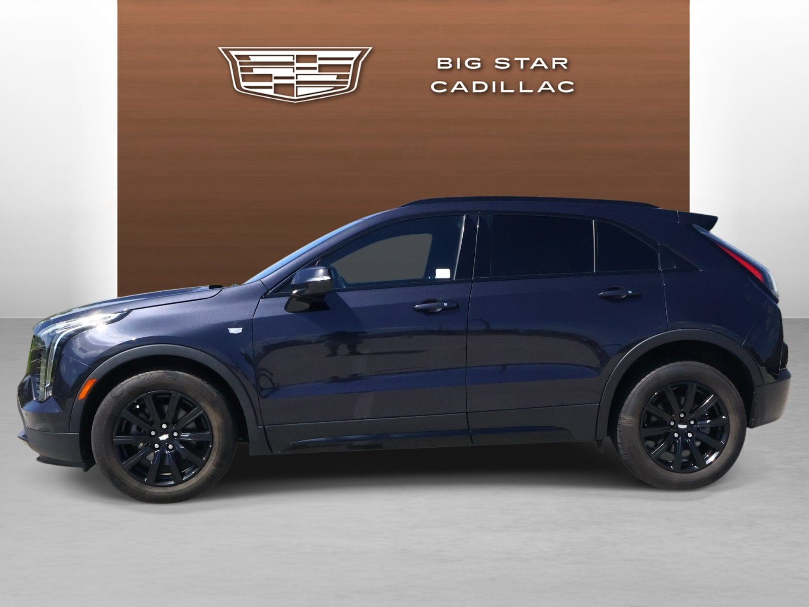 Used 2023 Cadillac XT4 Sport FWD image 2