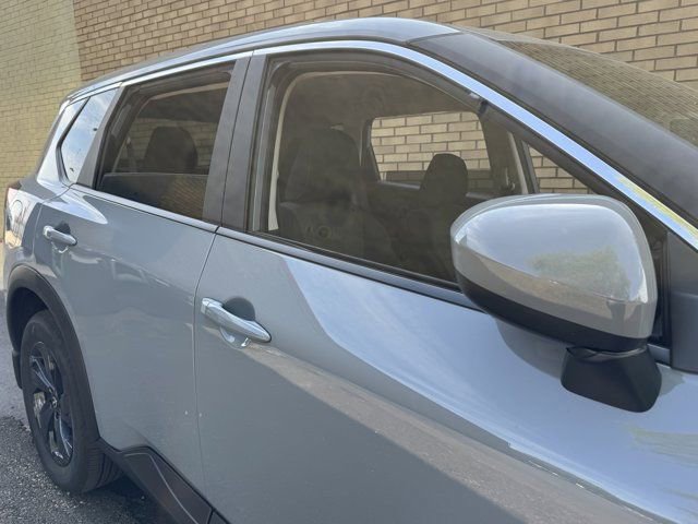Used 2026 Nissan Rogue SV w/ Cold Weather Package AWD/4WD image 4