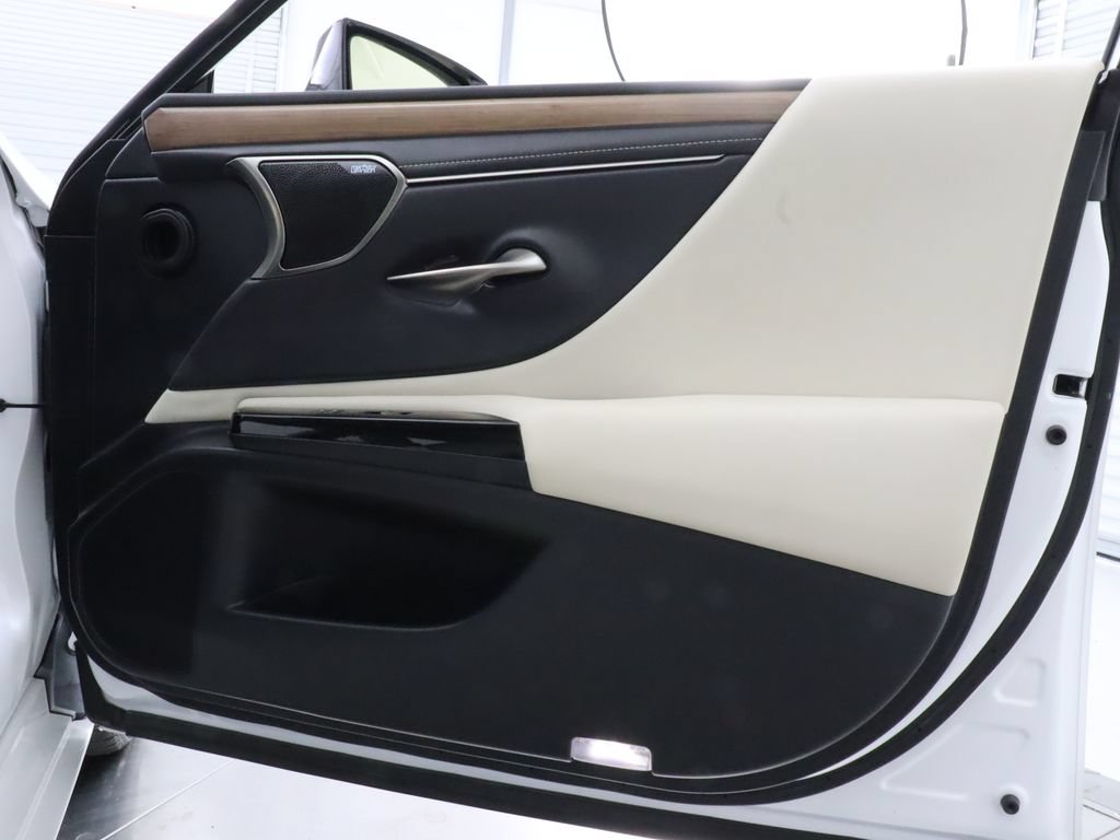 Used 2023 Lexus ES 350 Ultra Luxury w/ Accessory Package (Z2) FWD image 38