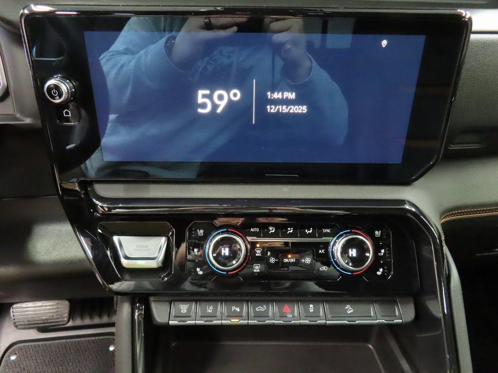 Used 2025 GMC Sierra 3500 AT4 w/ AT4 Premium Plus Package image 13