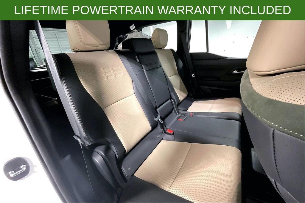 Used 2025 Lexus GX 550 image 35