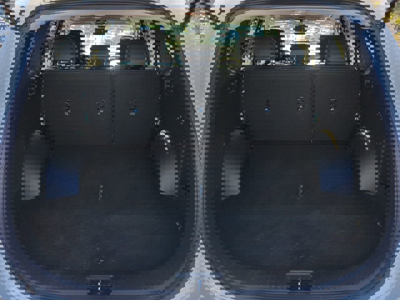 Used 2023 Hyundai Santa Fe SEL w/ Premium Package image 13