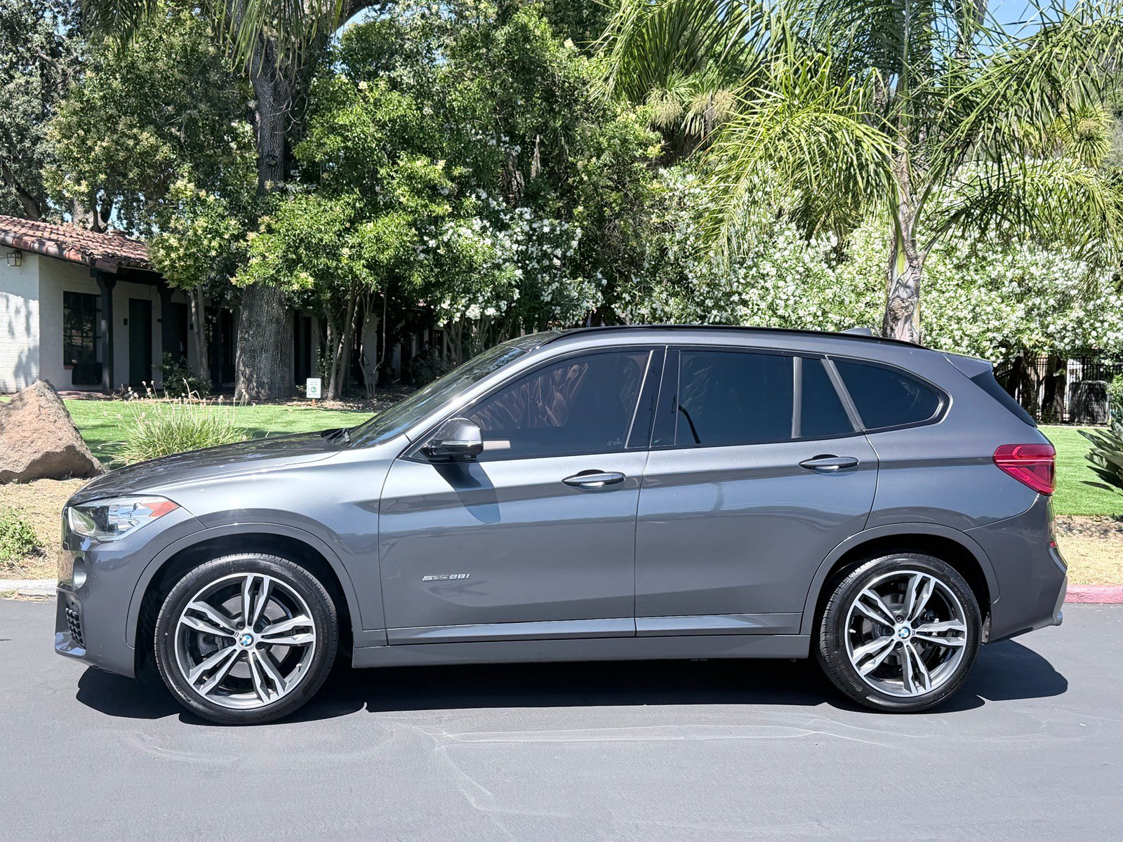 Used 2018 BMW X1 sDrive28i FWD image 2