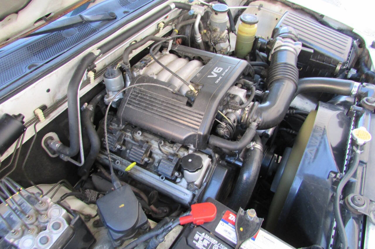 Used 1999 Isuzu Rodeo LS image 17