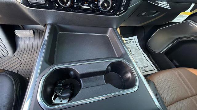 Used 2025 Chevrolet Silverado 2500 High Country w/ High Country Premium Package AWD/4WD image 15