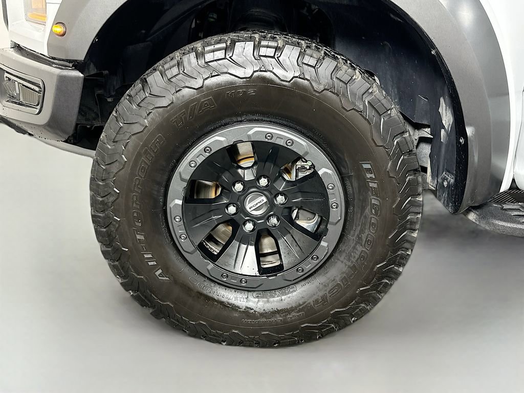 Used 2017 Ford F150 Raptor w/ Equipment Group 802A Luxury AWD/4WD image 32