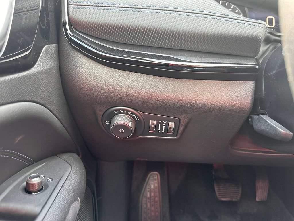 New 2026 Jeep Compass Latitude AWD/4WD image 34