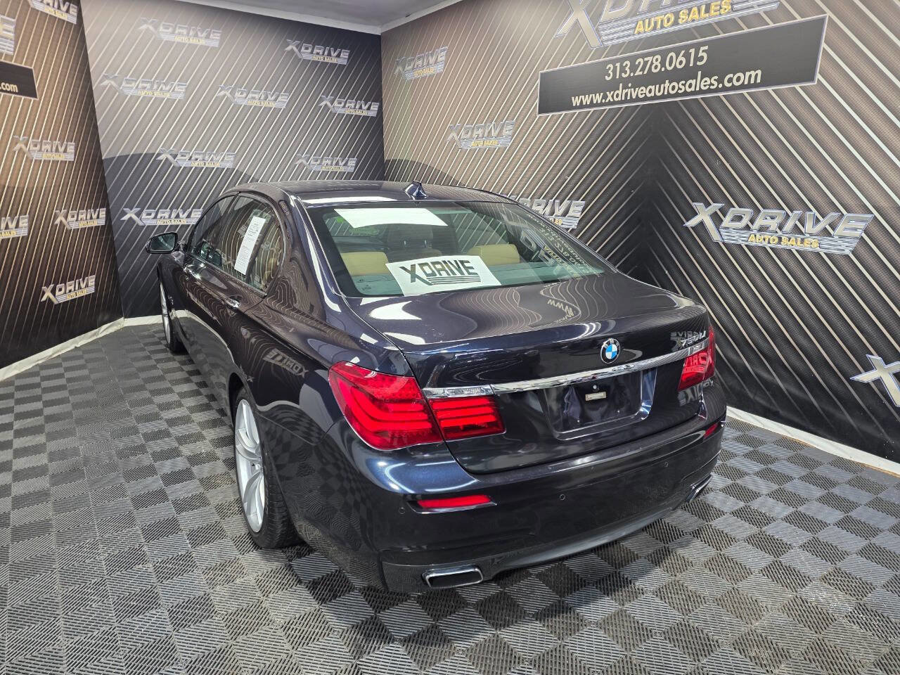 Used 2015 BMW 750Li image 11