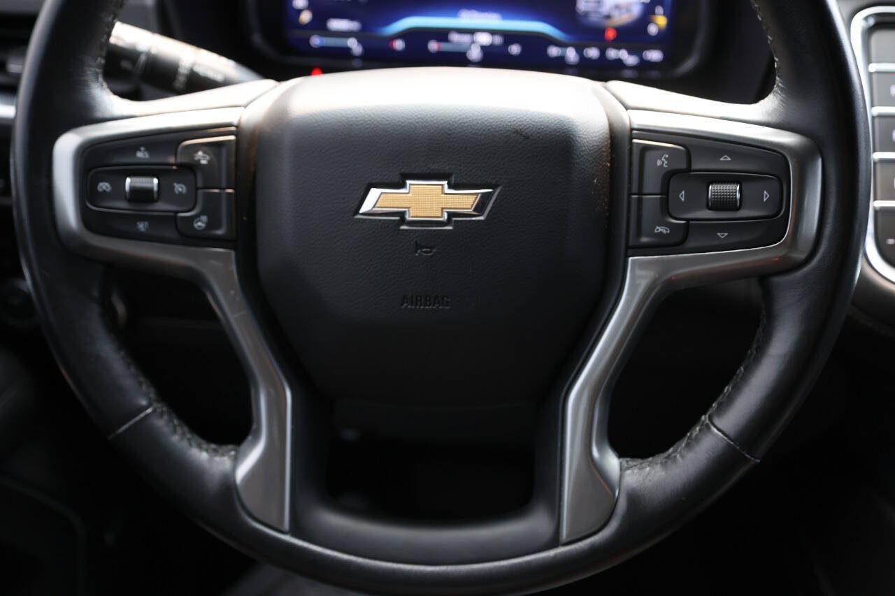 Used 2022 Chevrolet Tahoe Z71 w/ Luxury Package AWD/4WD image 19