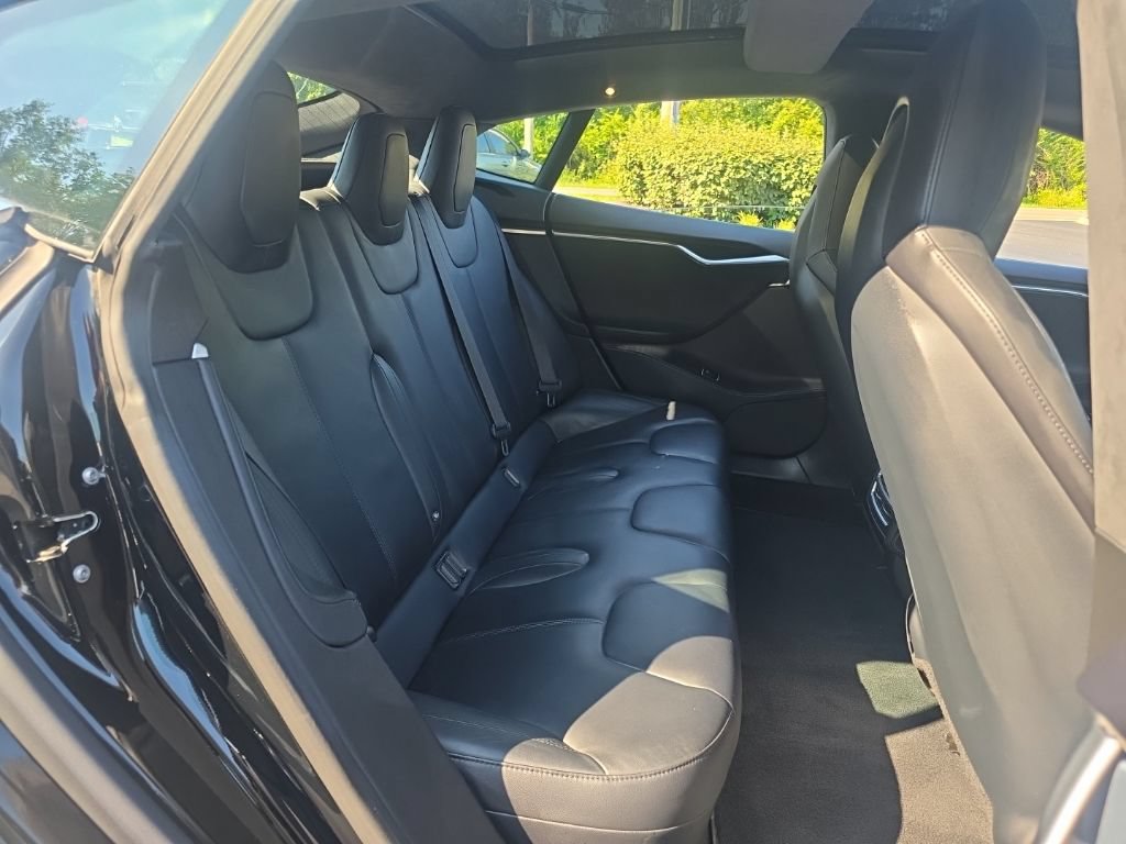 Used 2015 Tesla Model S 70D AWD/4WD image 30