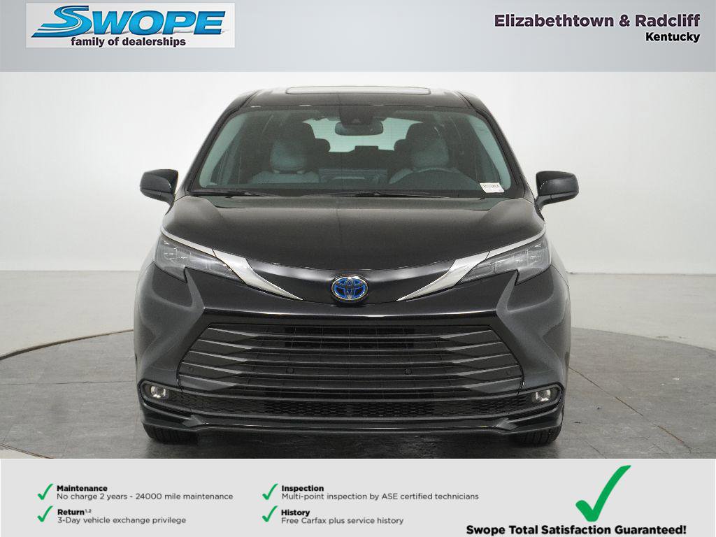 Used 2025 Toyota Sienna XLE image 8