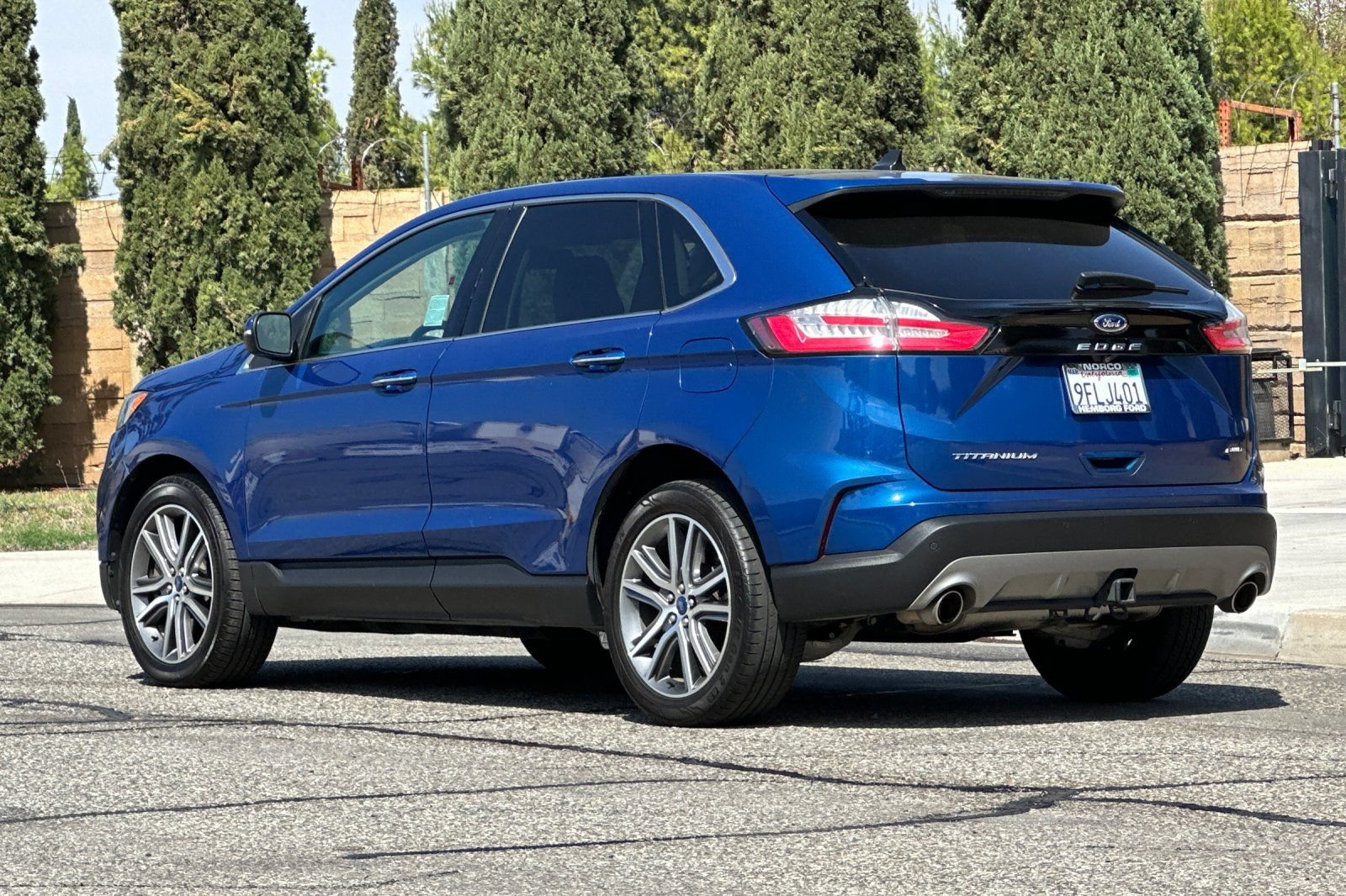 Used 2022 Ford Edge Titanium w/ Class II Trailer Tow Package AWD/4WD image 6