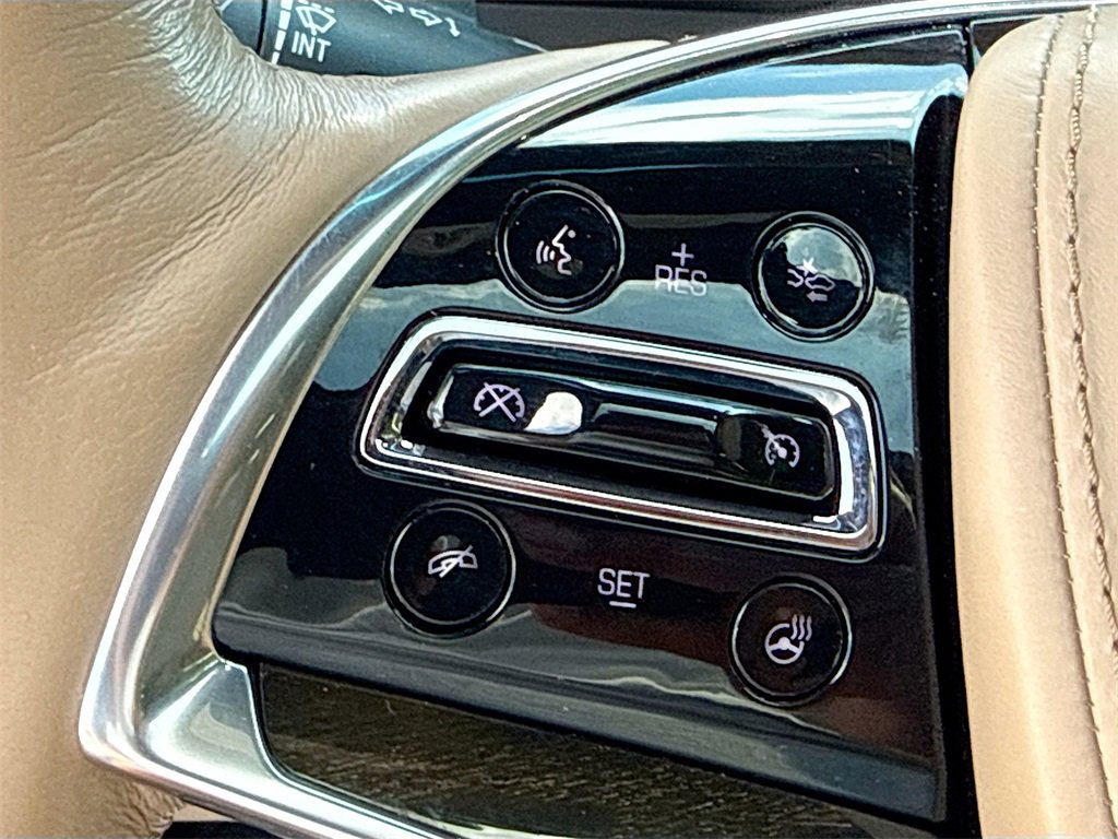 Used 2019 Cadillac Escalade Platinum image 11