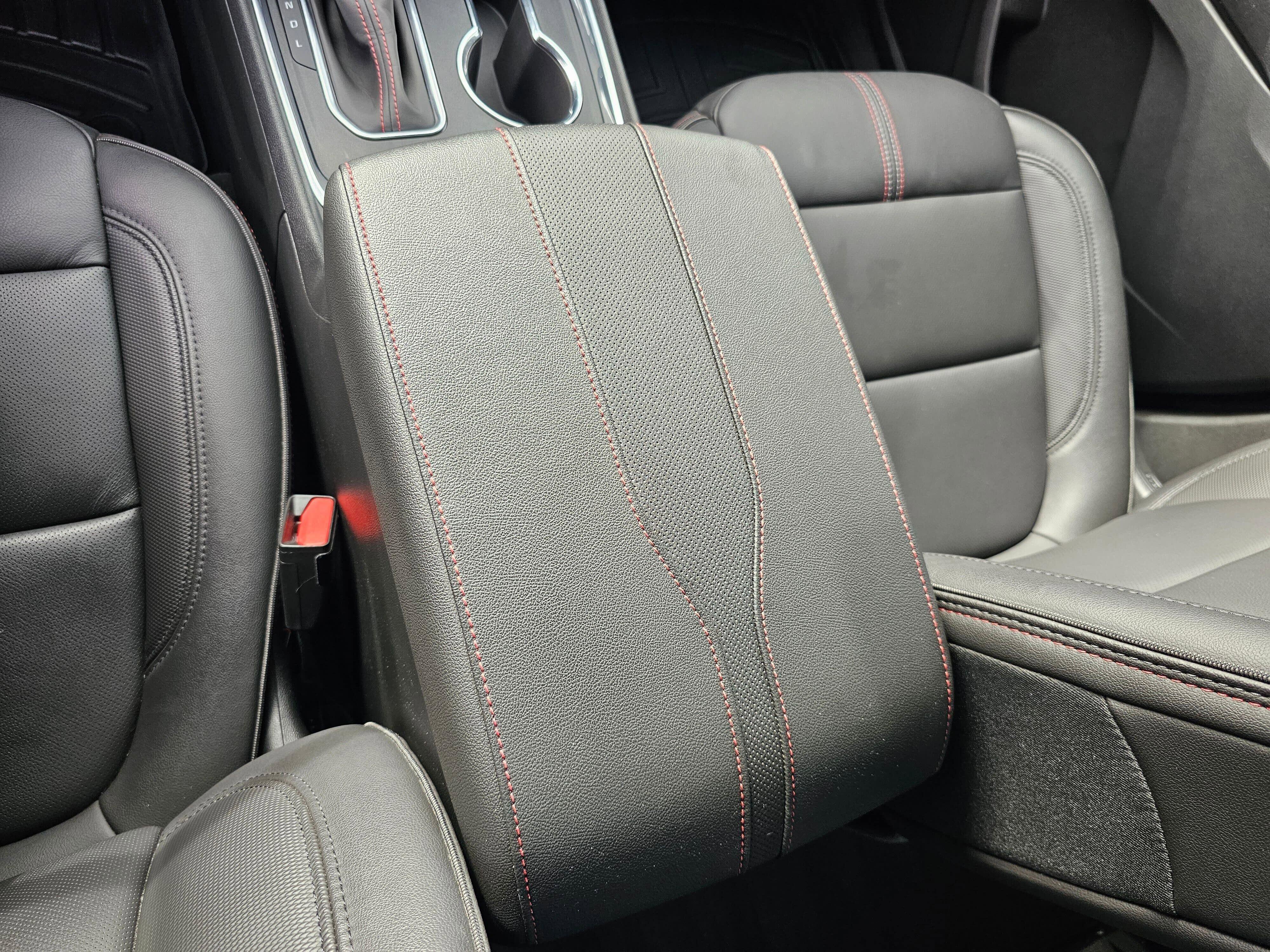 Used 2023 Chevrolet Traverse RS image 24