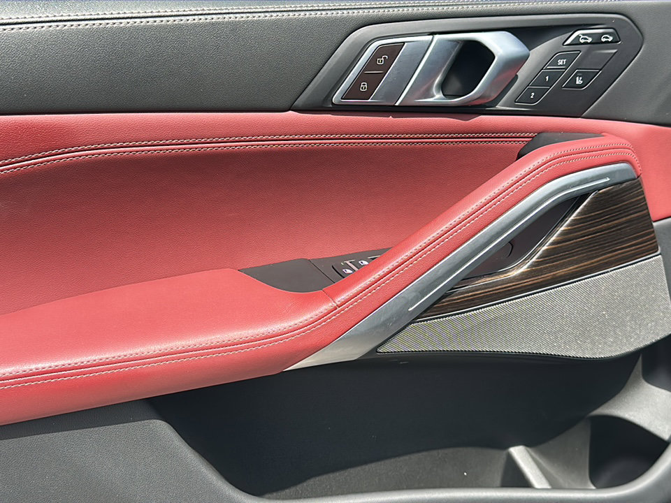 Certified 2024 BMW X6 xDrive40i w/ Premium Package image 17